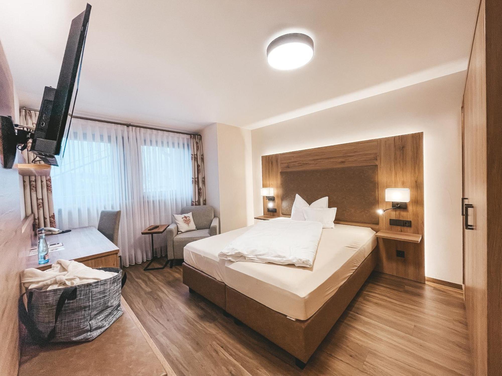 Hotel Badischer Hof Μπίμπεραχ Εξωτερικό φωτογραφία